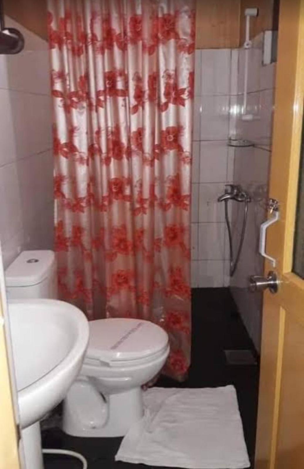 New Nethmi Villa Kandy Bagian luar foto