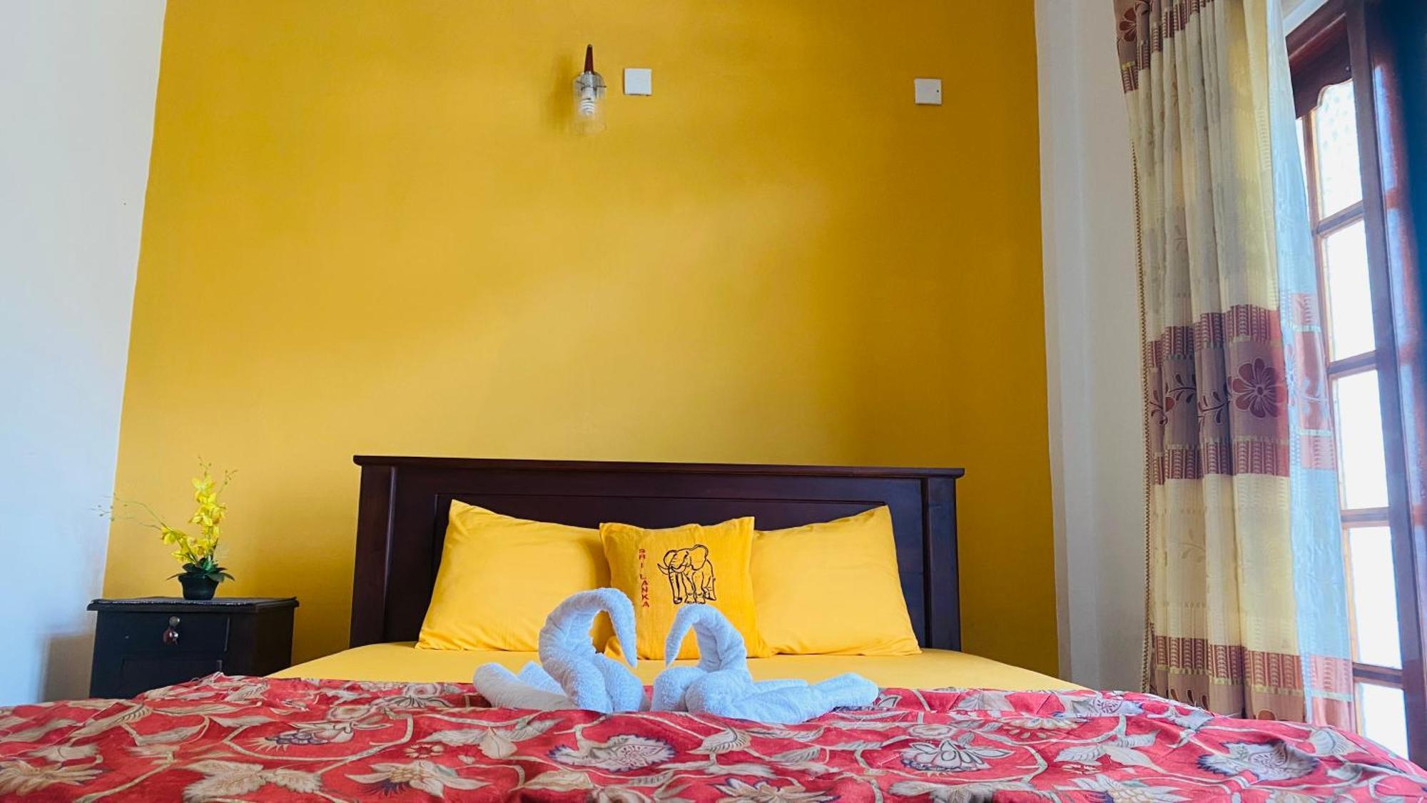 New Nethmi Villa Kandy Bagian luar foto
